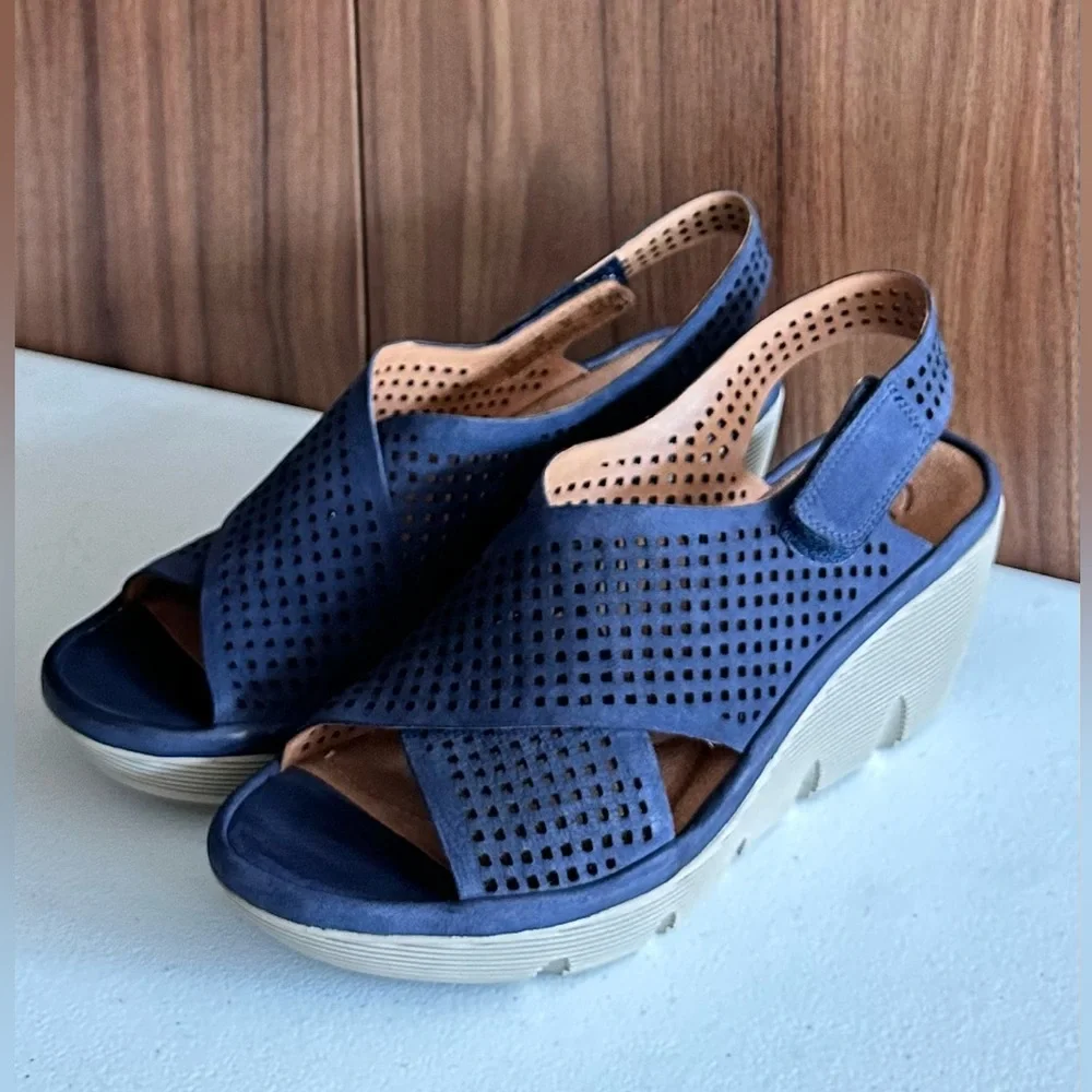 NWOT. CLARKS - WOMENS REEDLY VARIEL SANDAL Size 7.5M - Picture 3 of 13